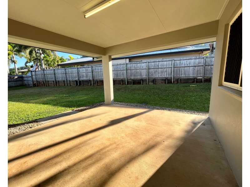 17 Elphinstone Street, Kanimbla QLD 4870