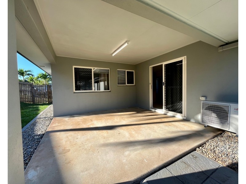 17 Elphinstone Street, Kanimbla QLD 4870