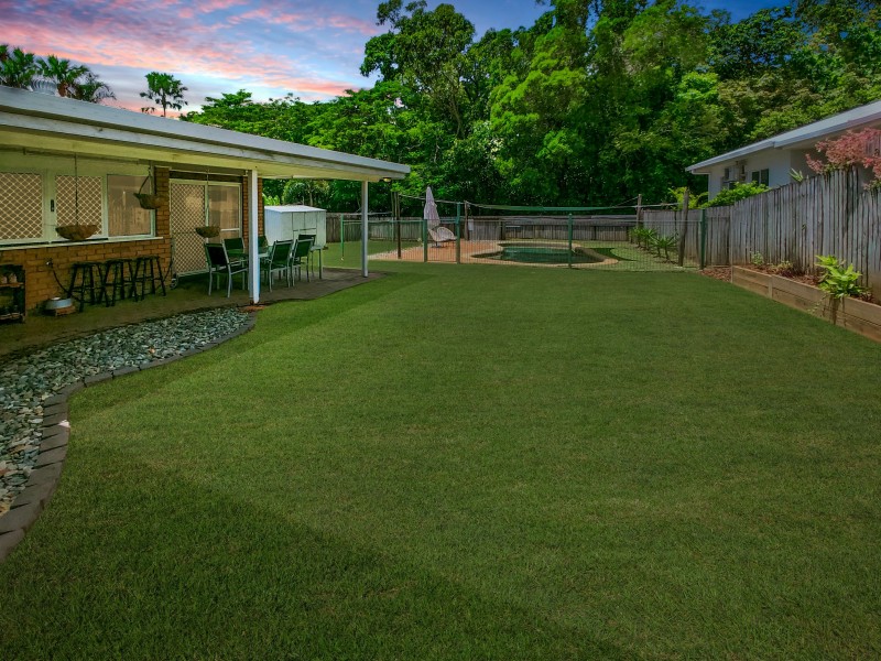 9 Krakatoa Court, Smithfield QLD 4878
