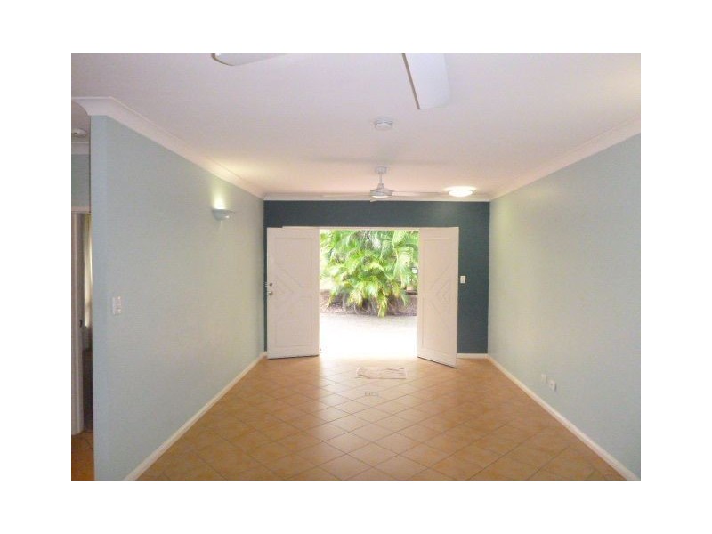 7/6-10 Hedley Close, Redlynch QLD 4870