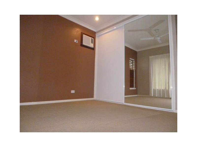 7/6-10 Hedley Close, Redlynch QLD 4870
