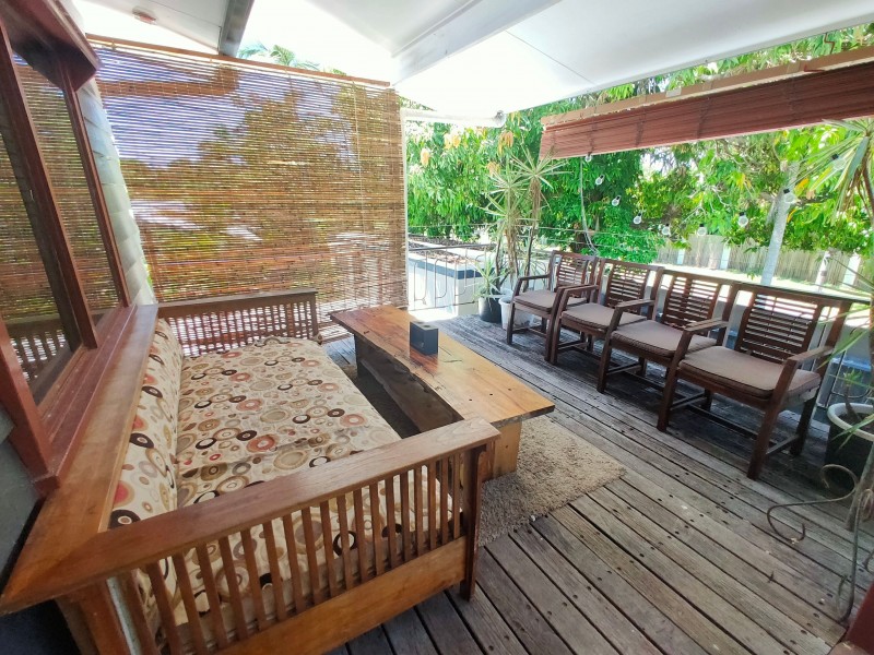 2 Hickory Street, Holloways Beach QLD 4878