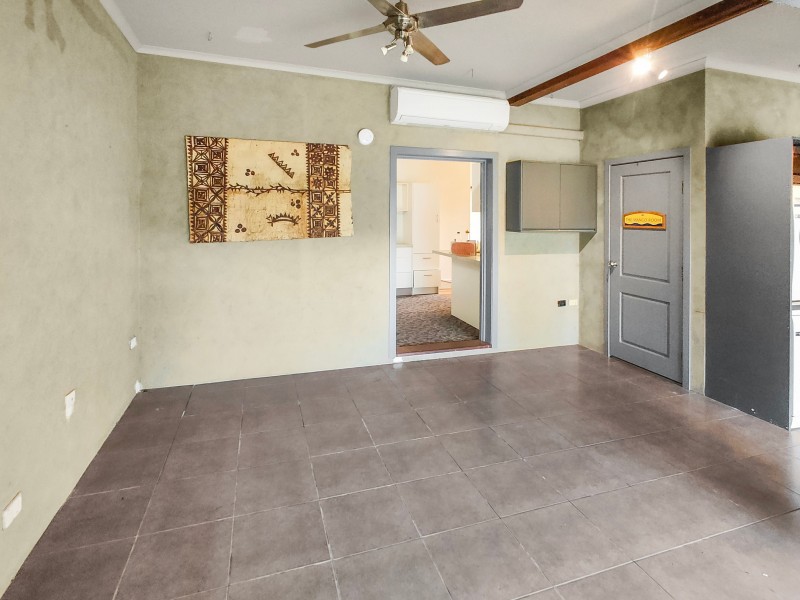 2 Hickory Street, Holloways Beach QLD 4878