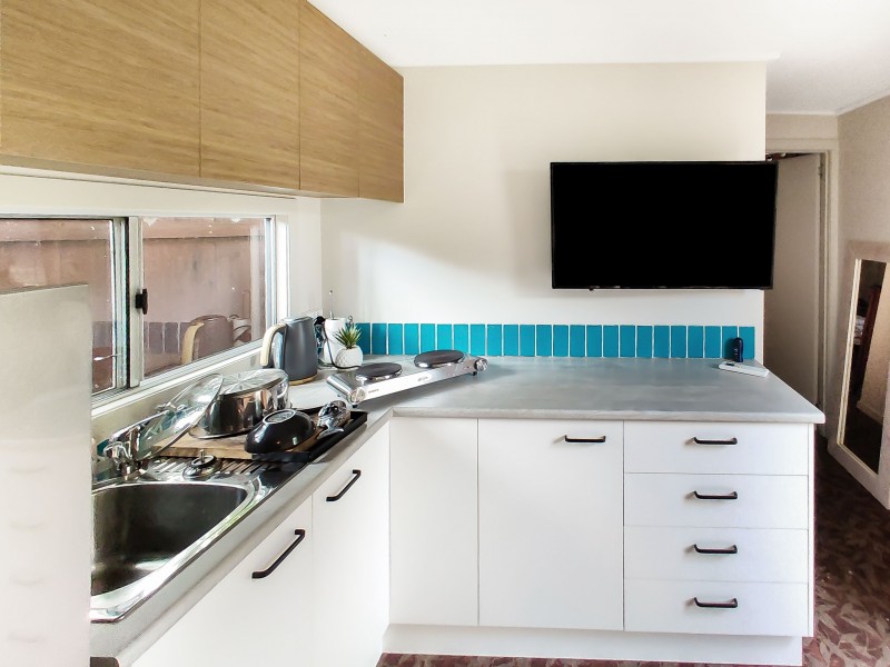 2 Hickory Street, Holloways Beach QLD 4878