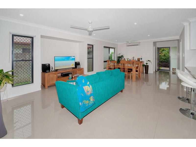 12 Singleton Close, Smithfield QLD 4878