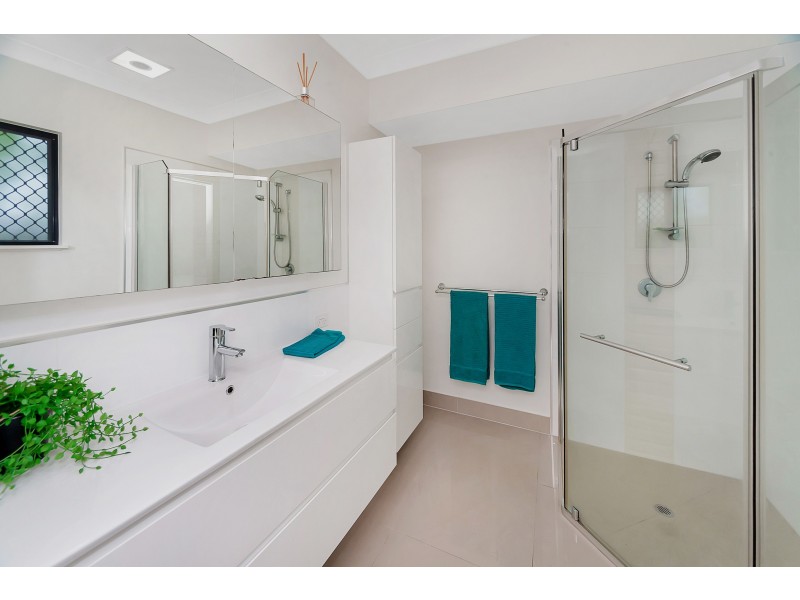 12 Singleton Close, Smithfield QLD 4878