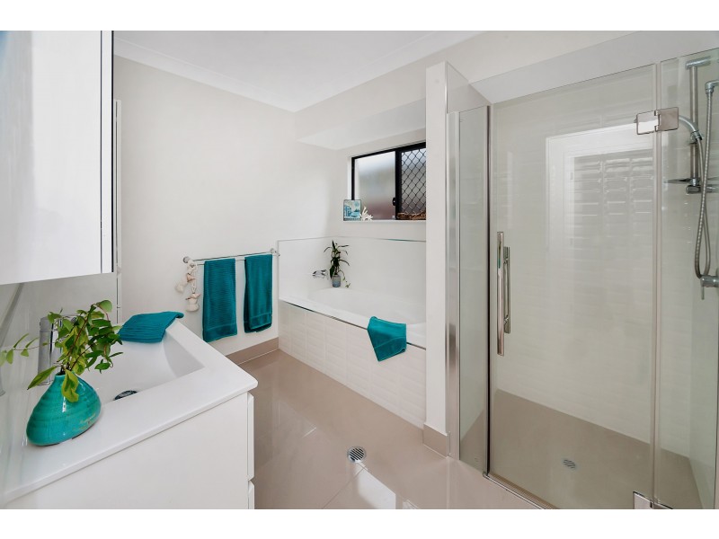 12 Singleton Close, Smithfield QLD 4878