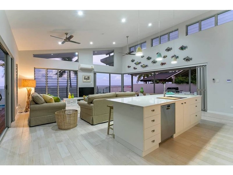 143 O’Shea Esplanade, Machans Beach QLD 4878
