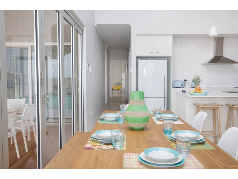 143 O’Shea Esplanade, Machans Beach QLD 4878