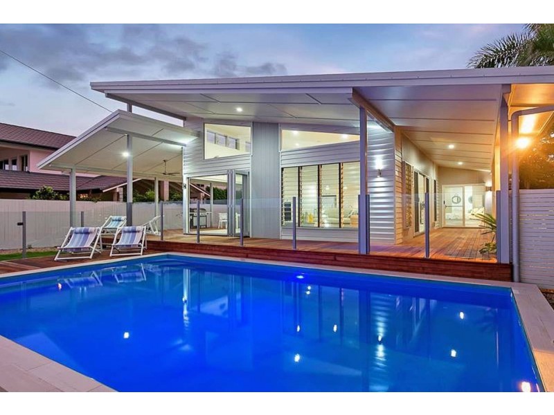 143 O’Shea Esplanade, Machans Beach QLD 4878