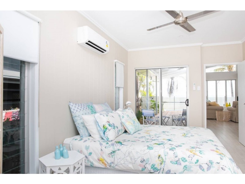 143 O’Shea Esplanade, Machans Beach QLD 4878