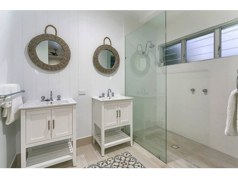 143 O’Shea Esplanade, Machans Beach QLD 4878