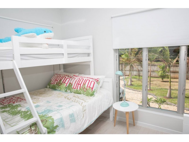 143 O’Shea Esplanade, Machans Beach QLD 4878