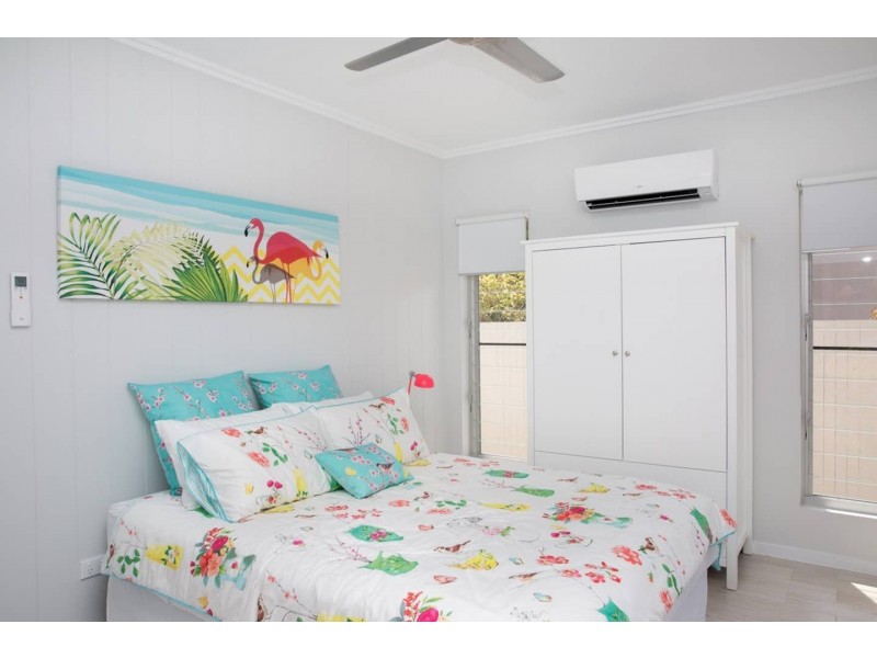 143 O’Shea Esplanade, Machans Beach QLD 4878