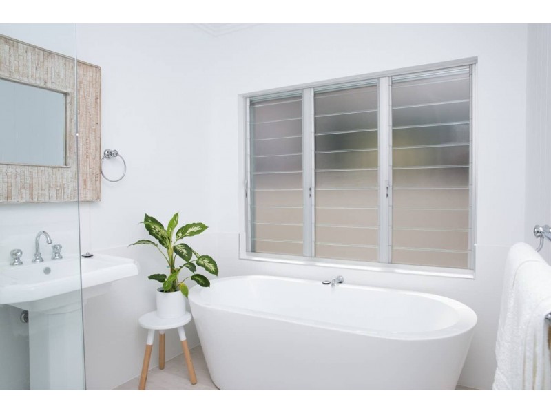 143 O’Shea Esplanade, Machans Beach QLD 4878