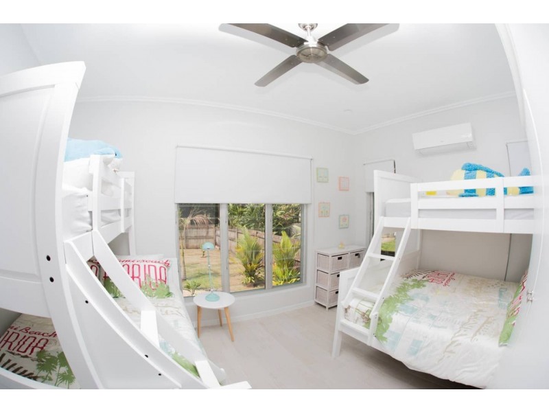 143 O’Shea Esplanade, Machans Beach QLD 4878