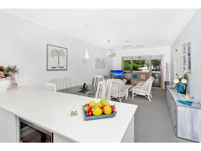 2/13 Amphora Street, Palm Cove QLD 4879