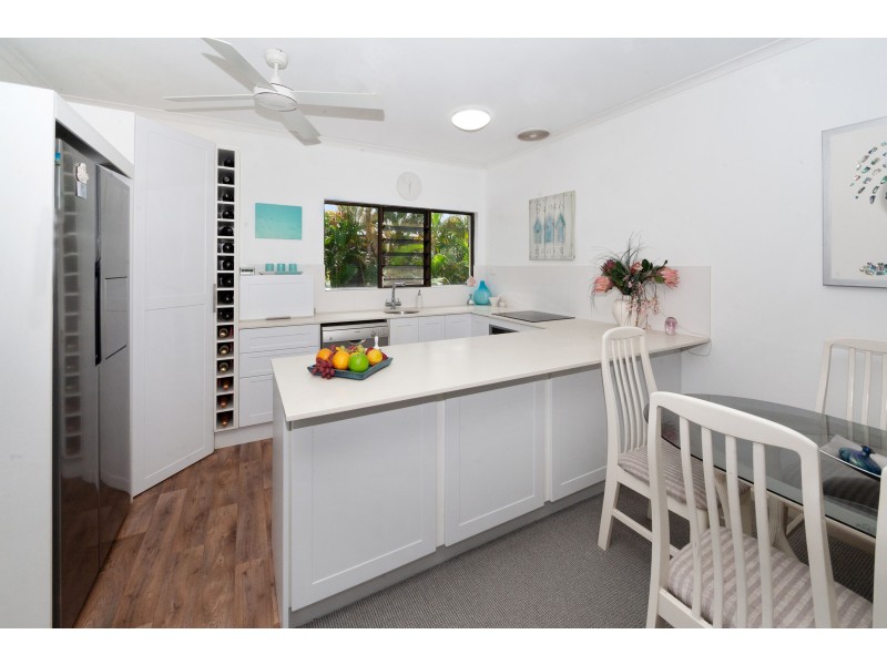 2/13 Amphora Street, Palm Cove QLD 4879