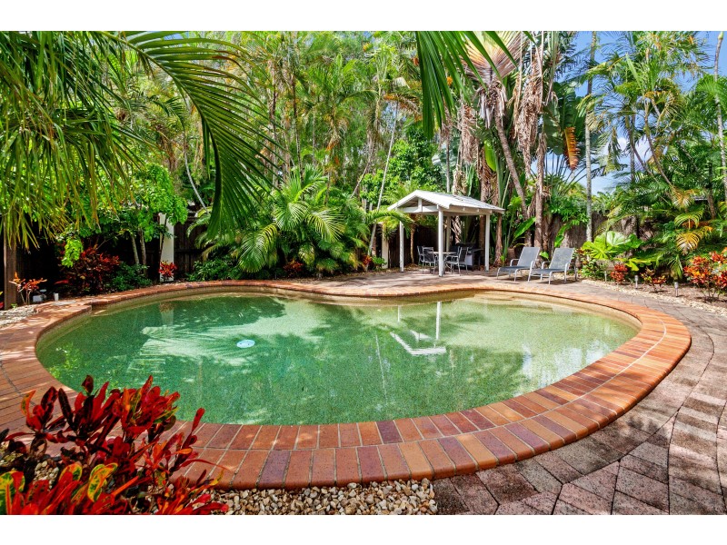 2/13 Amphora Street, Palm Cove QLD 4879