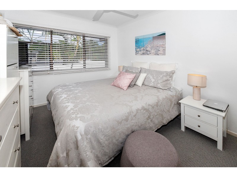 2/13 Amphora Street, Palm Cove QLD 4879