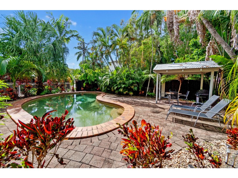 2/13 Amphora Street, Palm Cove QLD 4879