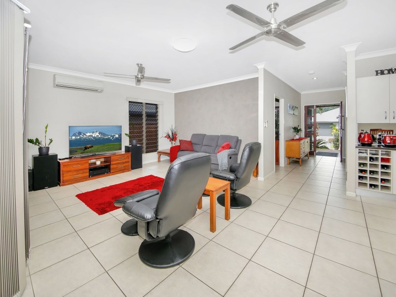 10 Greenvale Close, Smithfield QLD 4878