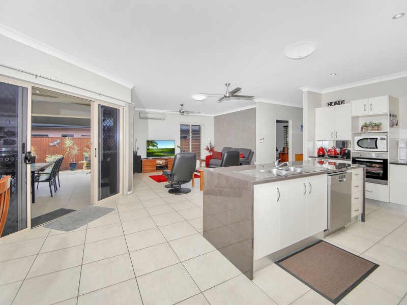 10 Greenvale Close, Smithfield QLD 4878
