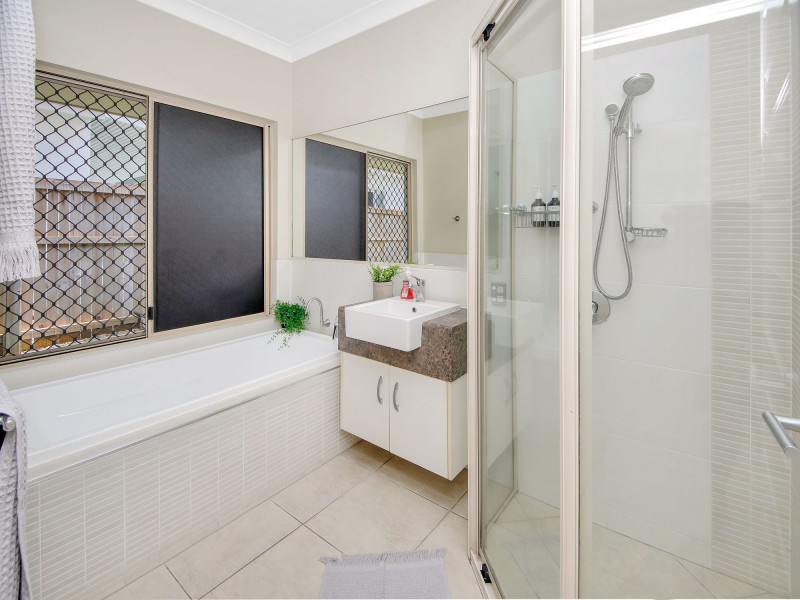 10 Greenvale Close, Smithfield QLD 4878