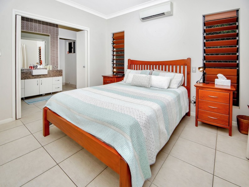 10 Greenvale Close, Smithfield QLD 4878