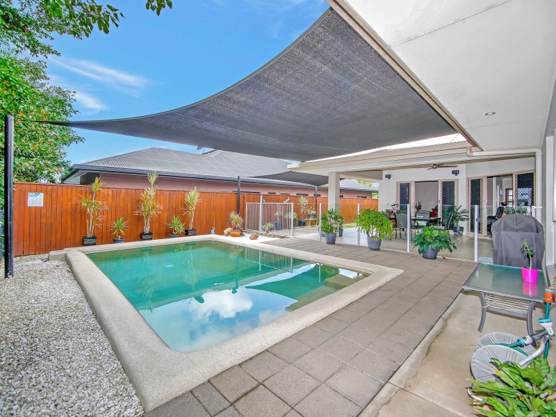 10 Greenvale Close, Smithfield QLD 4878