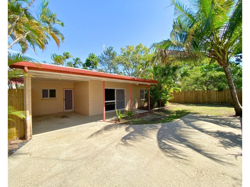 2/76 Baronia Crescent, Holloways Beach QLD 4878