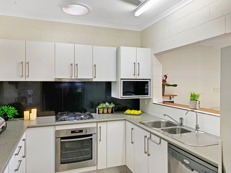 5 Caribbean Street, Holloways Beach QLD 4878