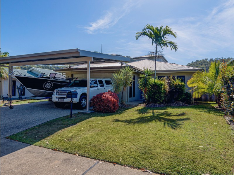 18 Reed Road, Trinity Beach QLD 4879