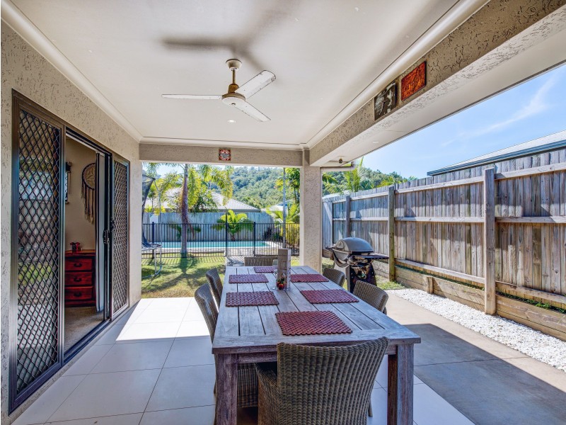 18 Reed Road, Trinity Beach QLD 4879