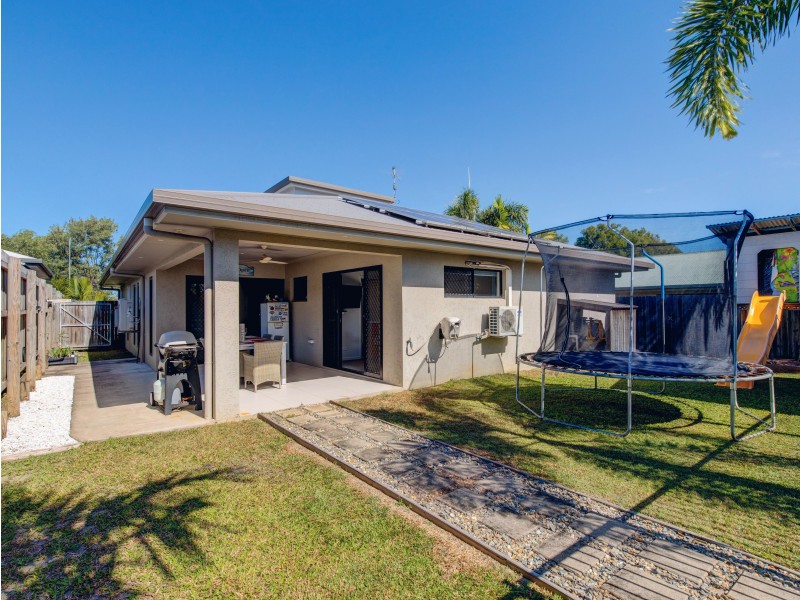 18 Reed Road, Trinity Beach QLD 4879