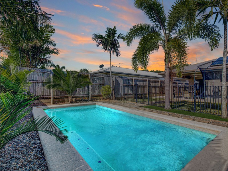 18 Reed Road, Trinity Beach QLD 4879