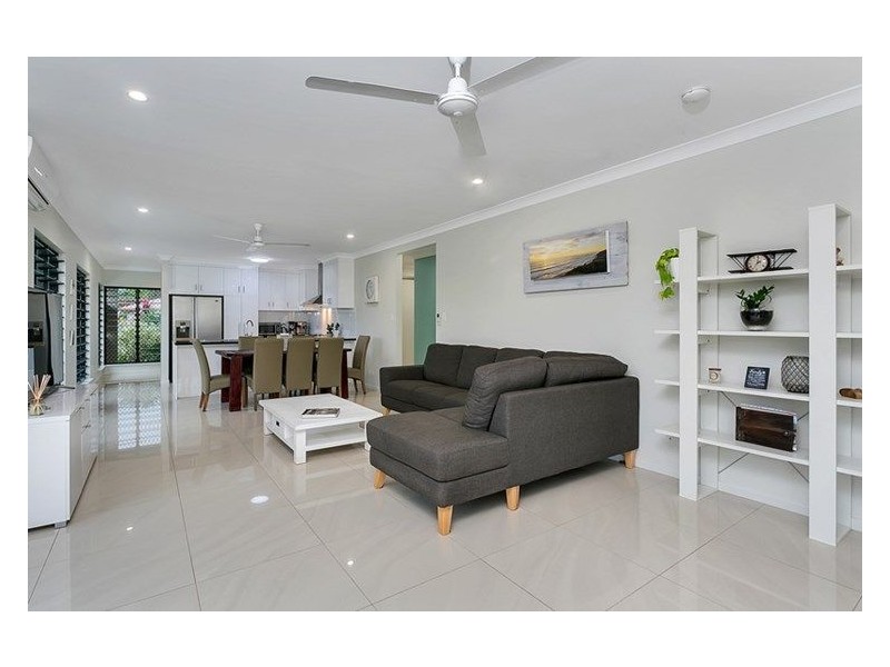 10 Brockman Way, Smithfield QLD 4878