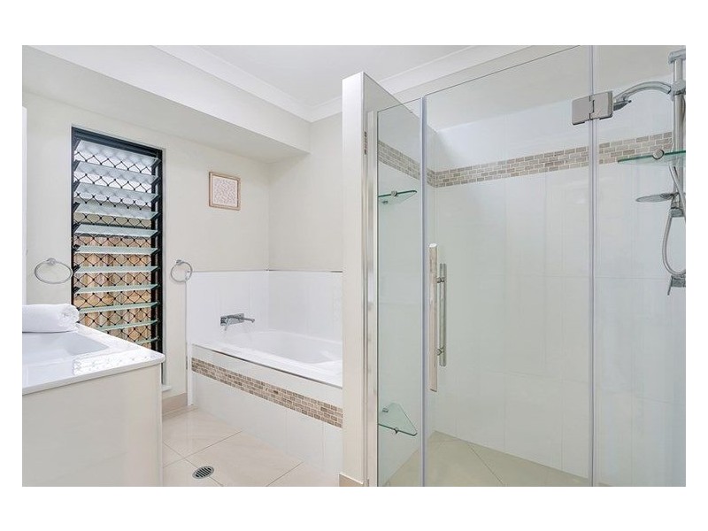 10 Brockman Way, Smithfield QLD 4878