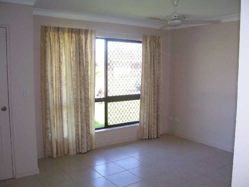 7 Cliffdale Street, Bentley Park QLD 4869