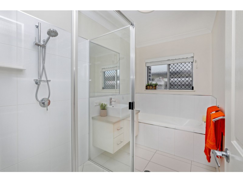 9 Como Close, Kewarra Beach QLD 4879