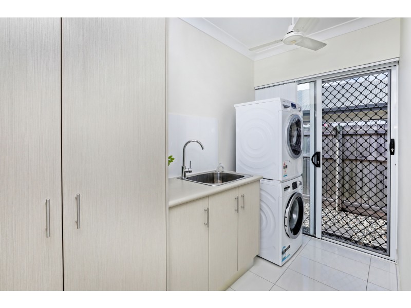 9 Como Close, Kewarra Beach QLD 4879