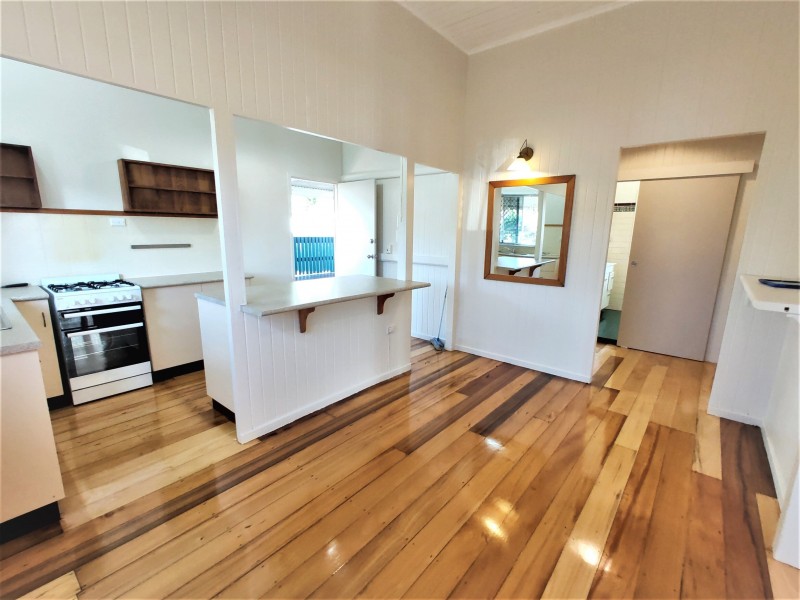 138 Pease Street, Manoora QLD 4870
