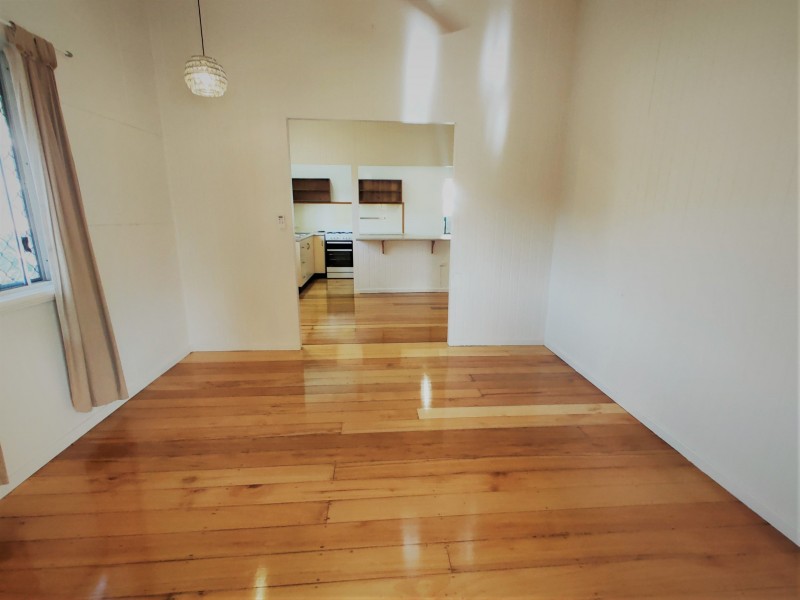 138 Pease Street, Manoora QLD 4870