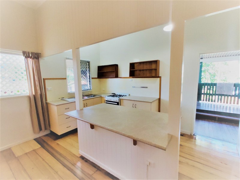 138 Pease Street, Manoora QLD 4870