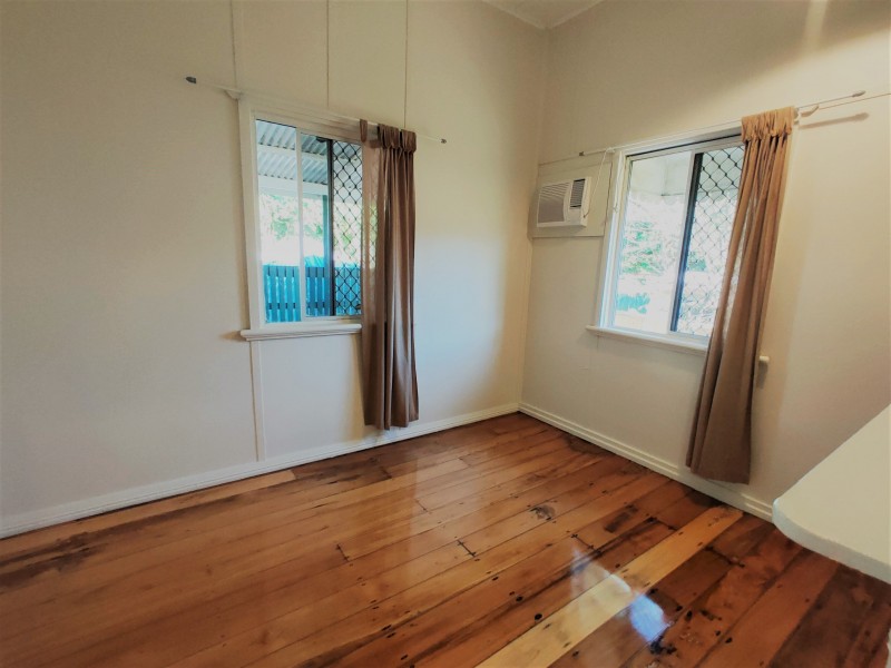 138 Pease Street, Manoora QLD 4870