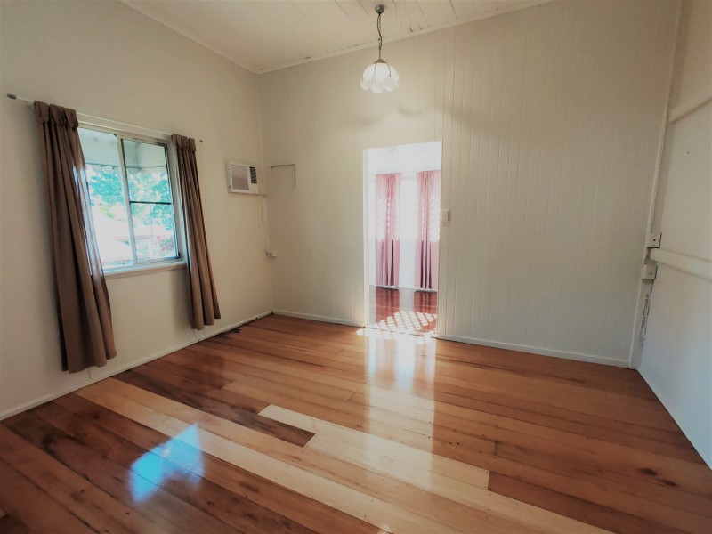 138 Pease Street, Manoora QLD 4870