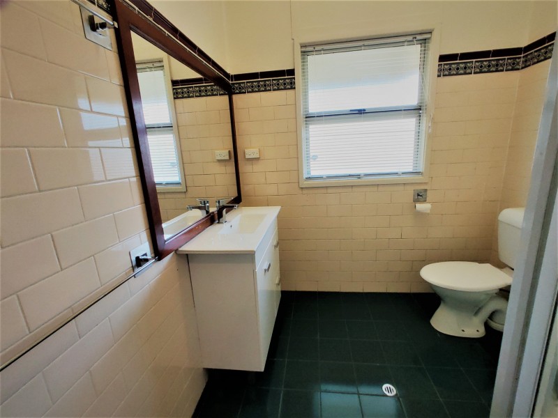 138 Pease Street, Manoora QLD 4870