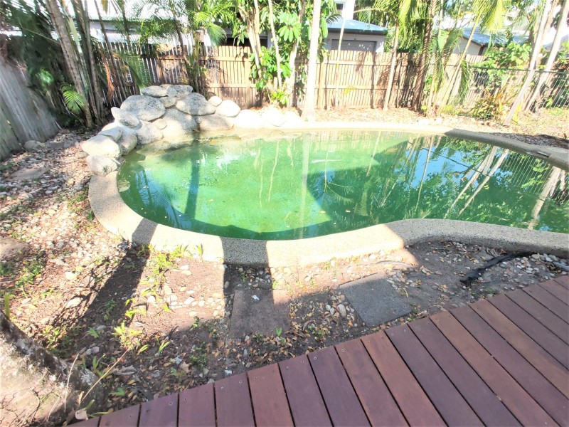 138 Pease Street, Manoora QLD 4870