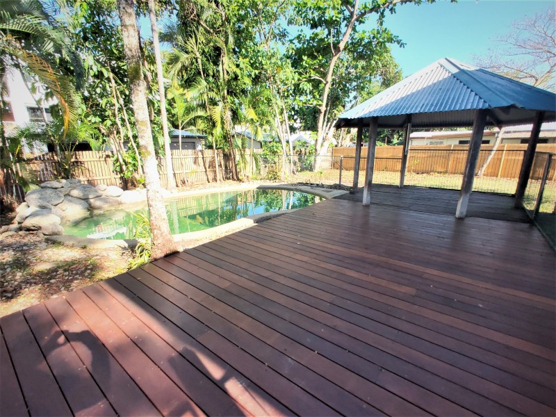 138 Pease Street, Manoora QLD 4870