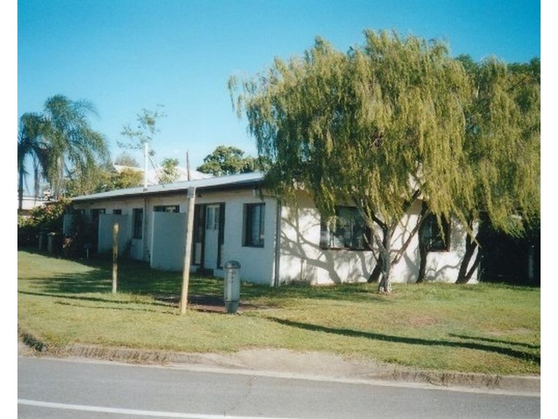 2/209 Little Spence Street, Bungalow QLD 4870